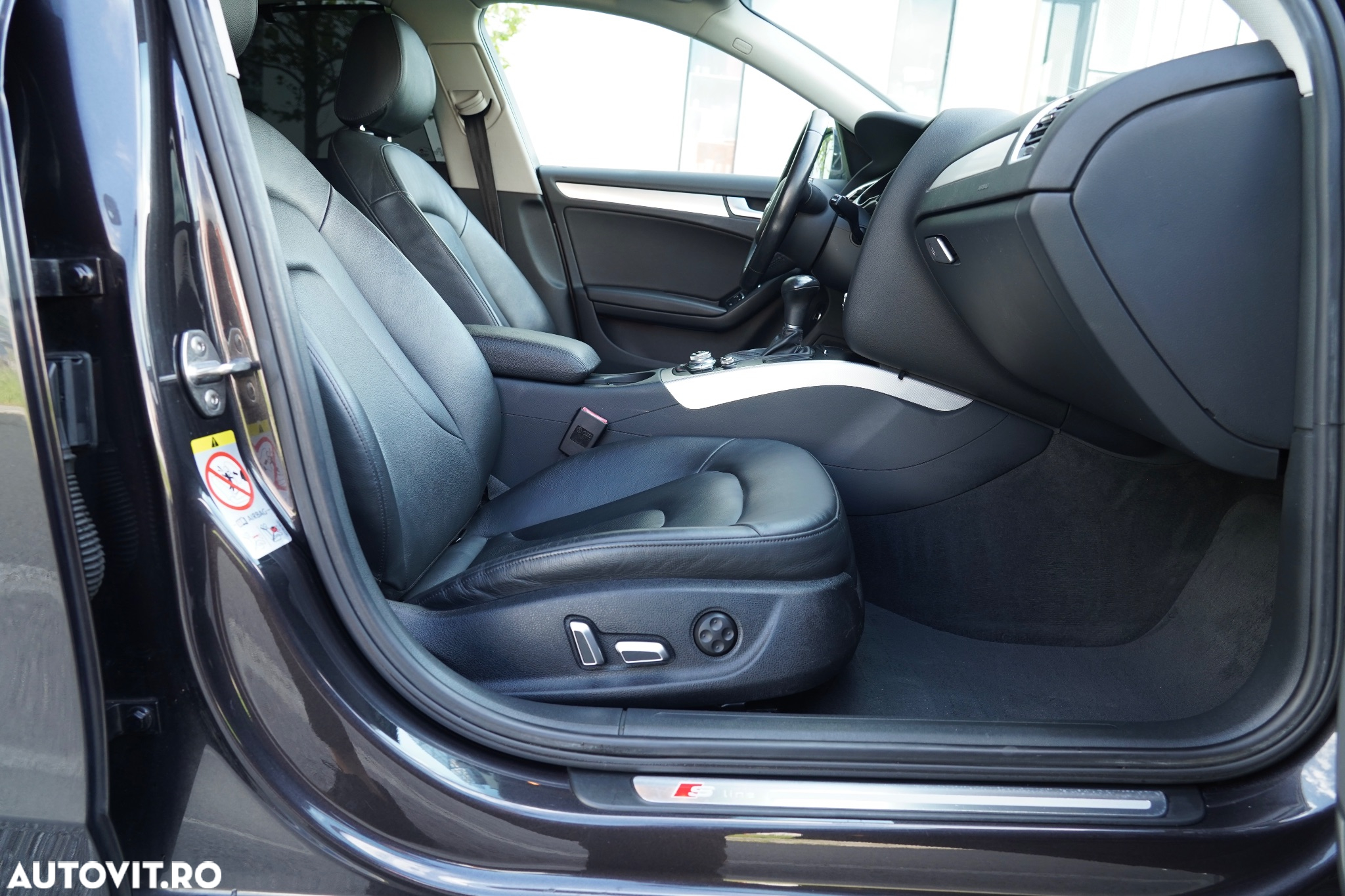Audi A4 2.0 TDI DPF clean diesel multitronic S line Sportpaket - 14