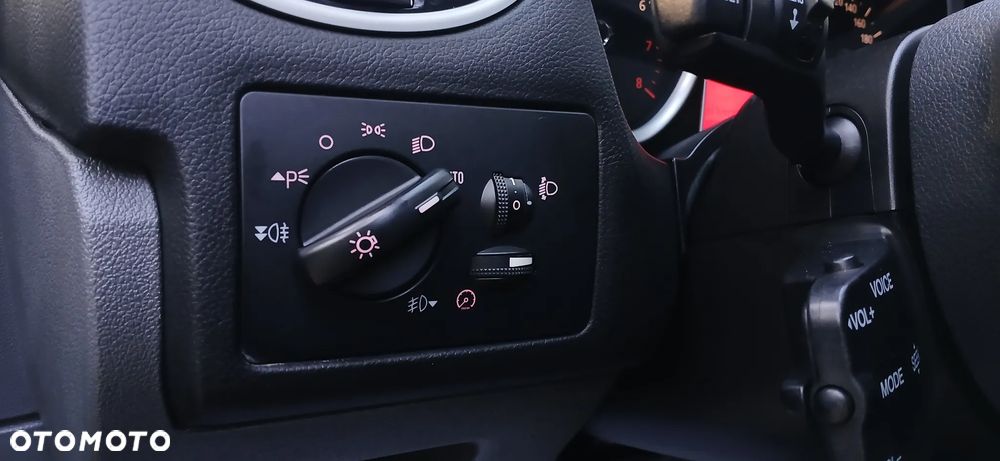 Ford Focus ver-1-6-platinium-x - 23