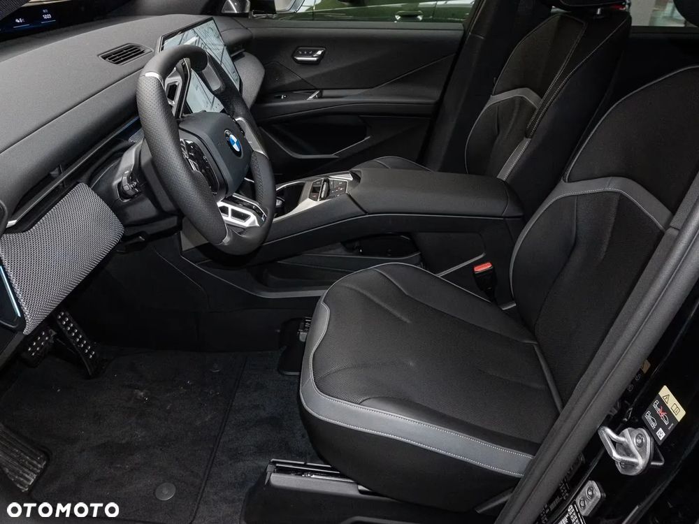 BMW iX3 - 4