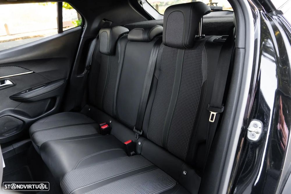 Peugeot 2008 1.2 PureTech GT - 10