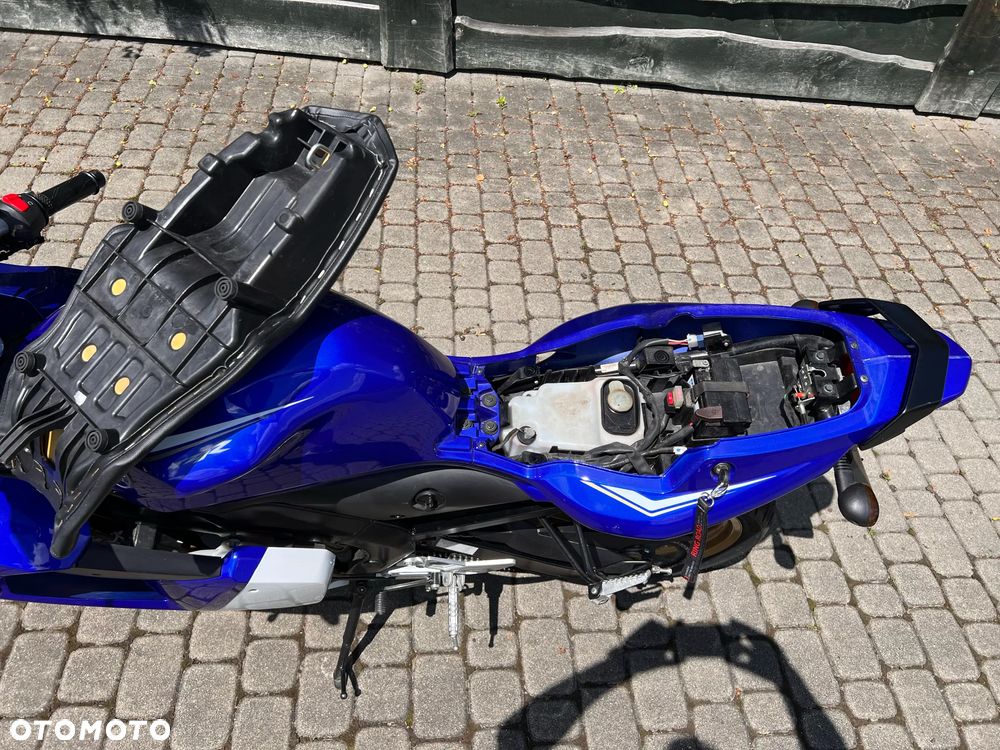Yamaha TZR - 11