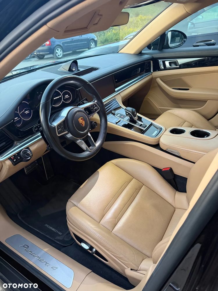 Porsche Panamera - 8