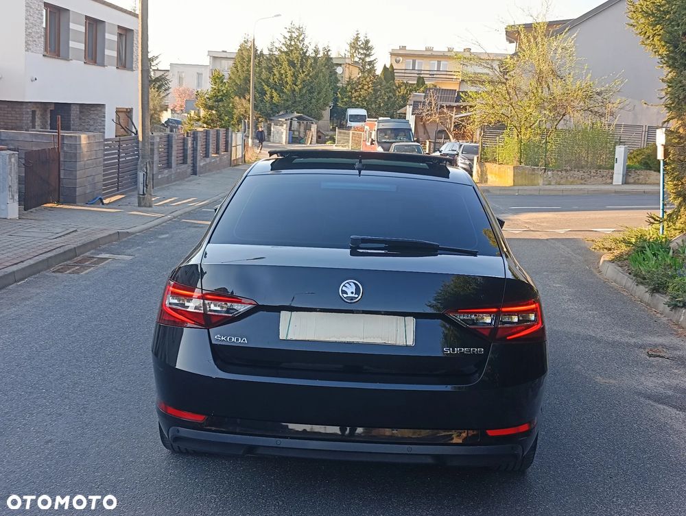 Skoda Superb 2.0 TDI DSG Premium Edition - 24
