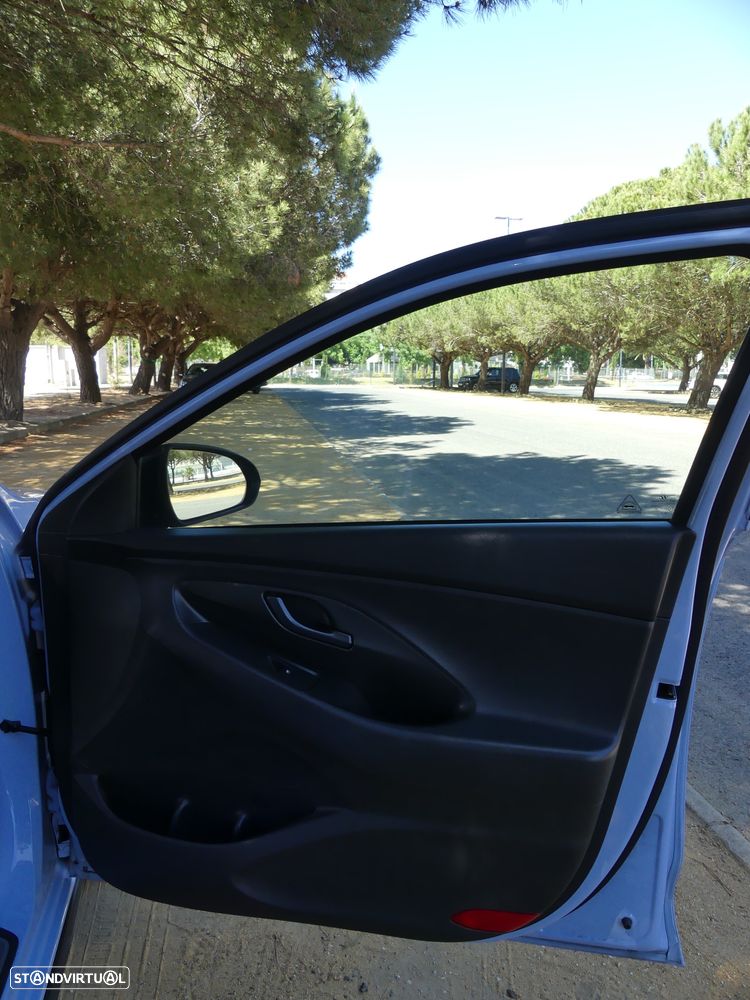 Hyundai i30 N 2.0 T-GDi Performance Pack - 27