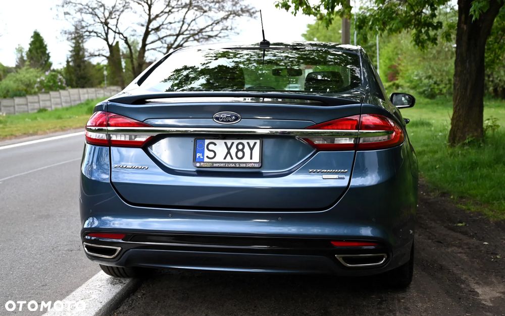 Ford Fusion 2.0 EcoBoost Titanium - 25