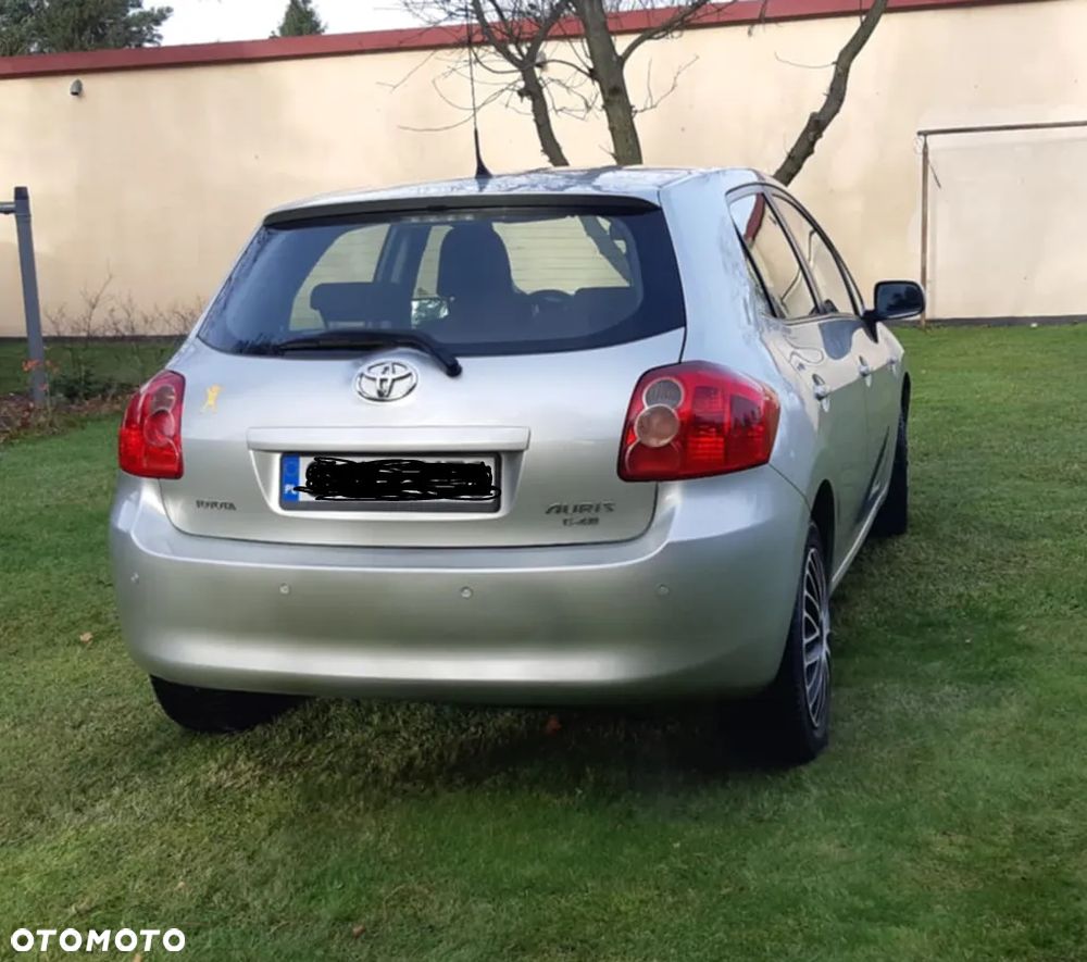 Toyota Auris 1.4 D-4D Terra - 3