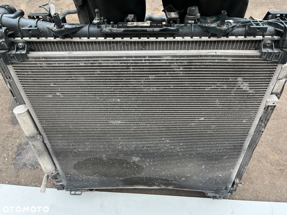 Chłodnica chłodnice komplet z wentylatorem Range Rover Sport L494 3.0 D - 2