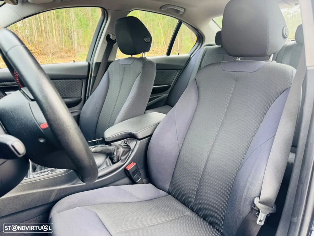 BMW 320 d Line Sport - 16