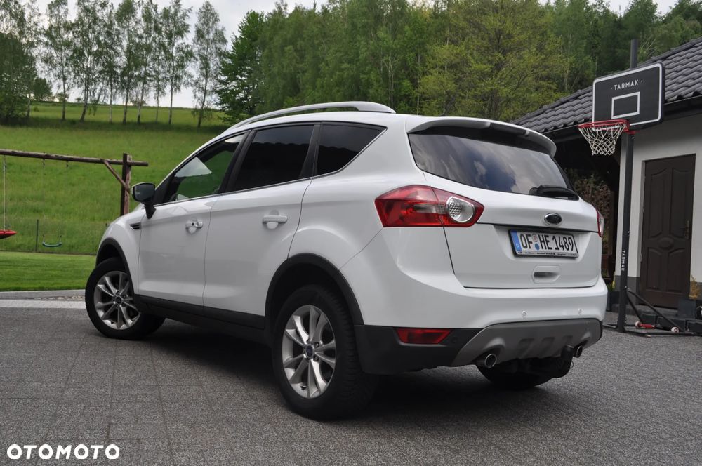 Ford Kuga 2.0 TDCi 2x4 Titanium - 5