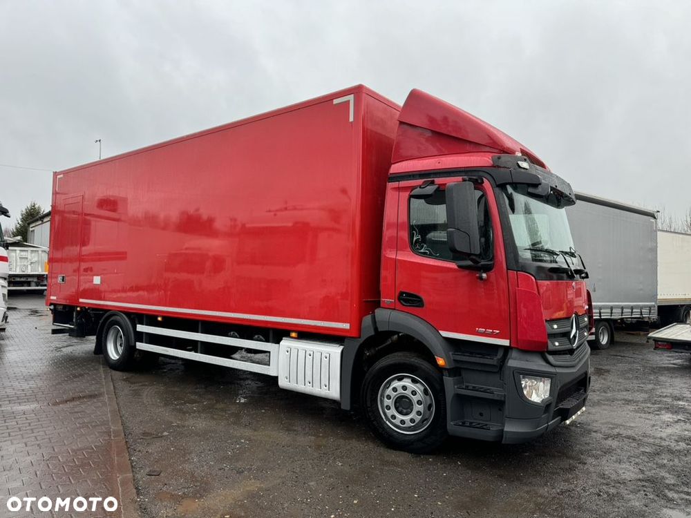 Mercedes-Benz ANTOS 1827 KONTENER 8.20/ Winda/ - 40