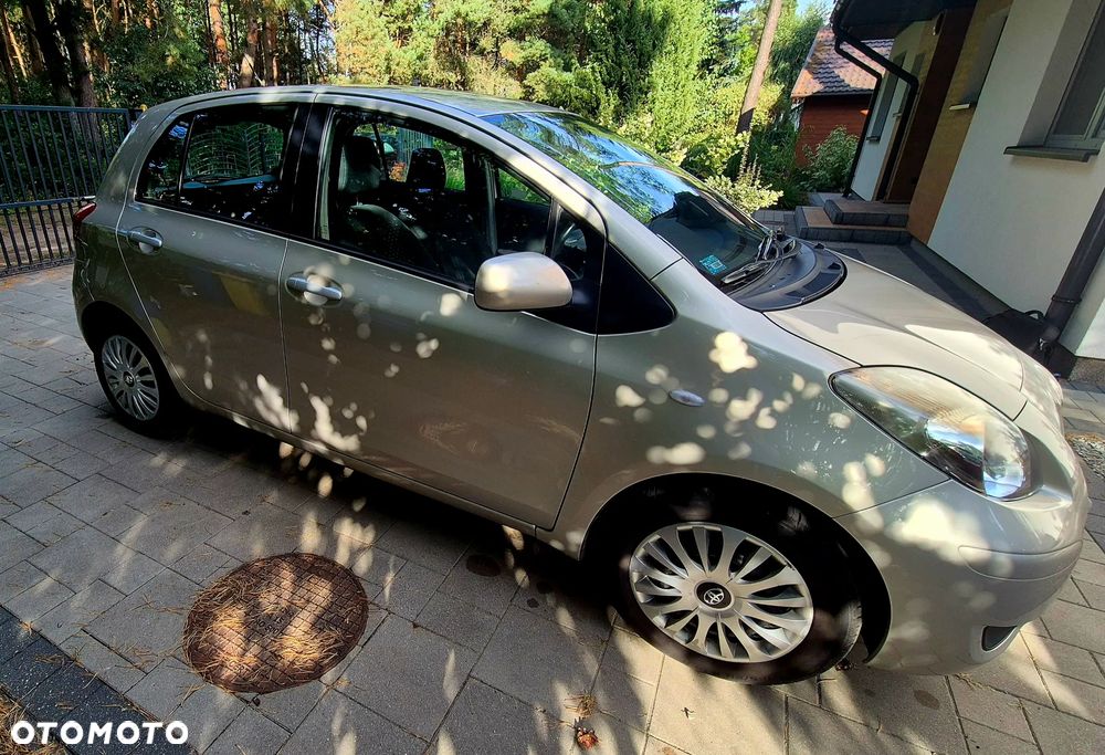 Toyota Yaris 1.33 Premium - 2