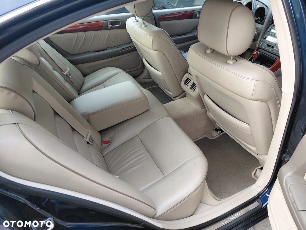 Lexus GS - 15