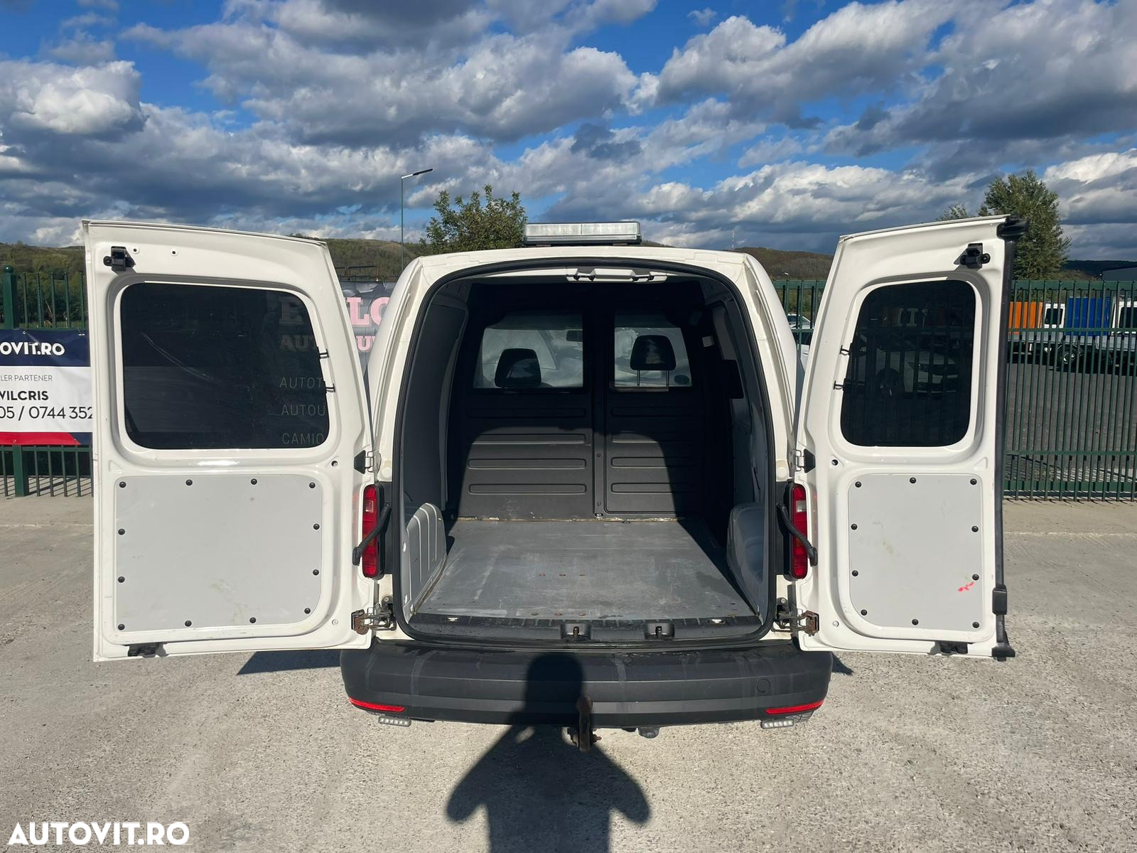 Volkswagen Caddy 2.0 TDI DSG - 13