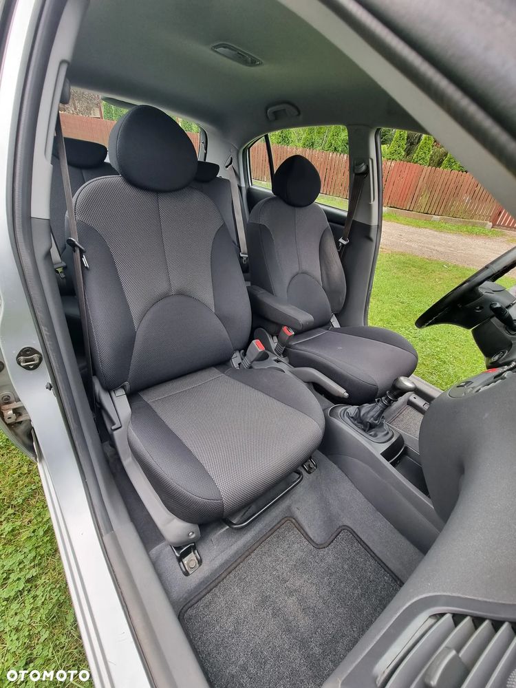 Kia Rio - 12