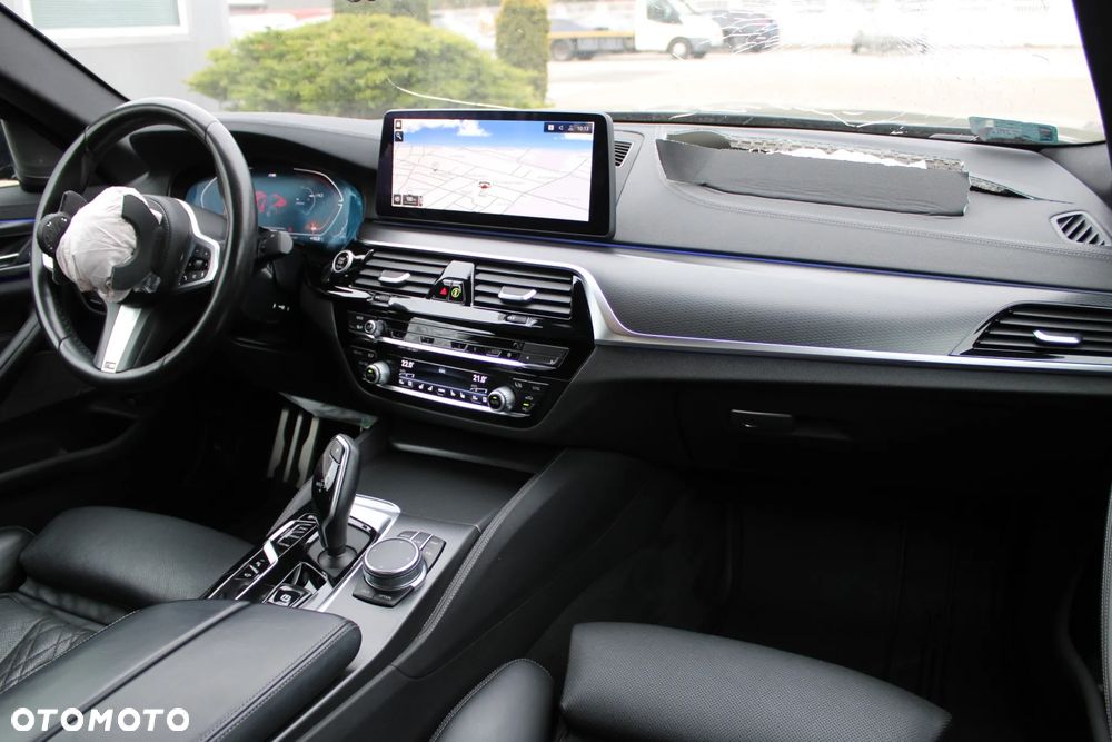 BMW Seria 5 540i xDrive mHEV M Sport sport - 13