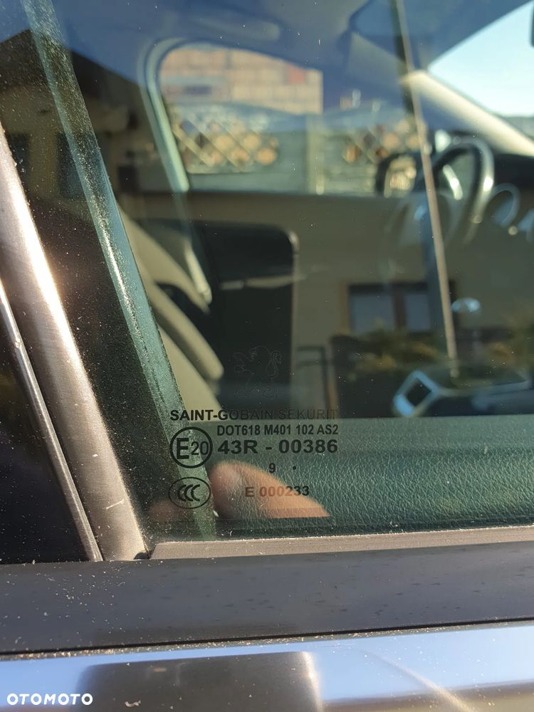 Peugeot 5008 2.0 HDi Allure 7os - 24