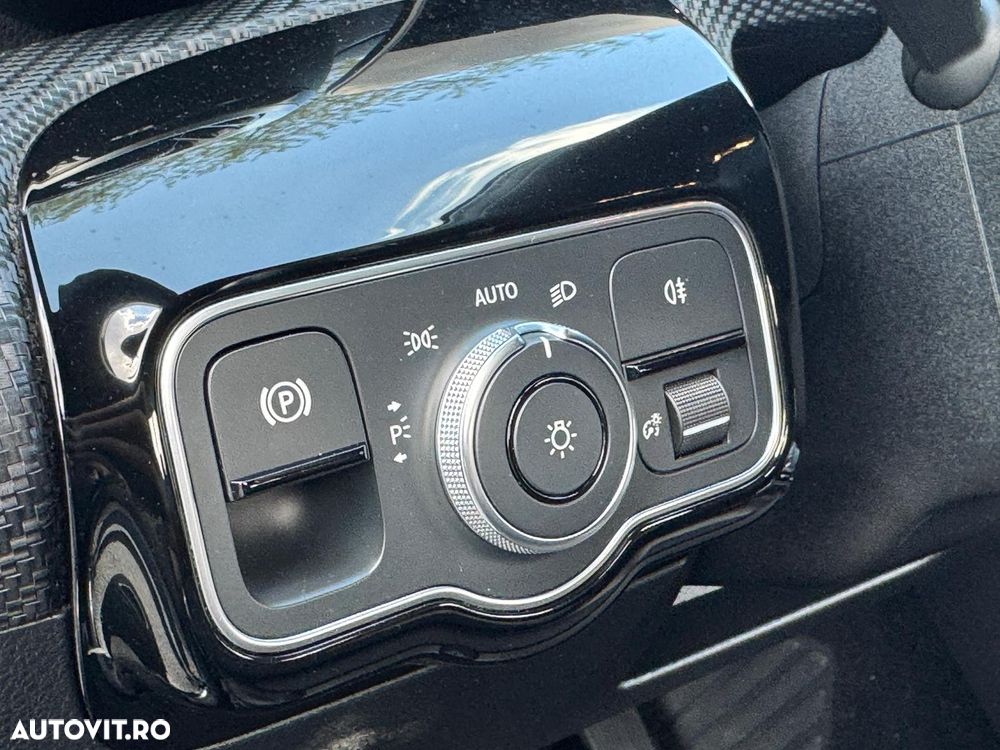 Mercedes-Benz A 180 d 7G-DCT AMG Line - 21