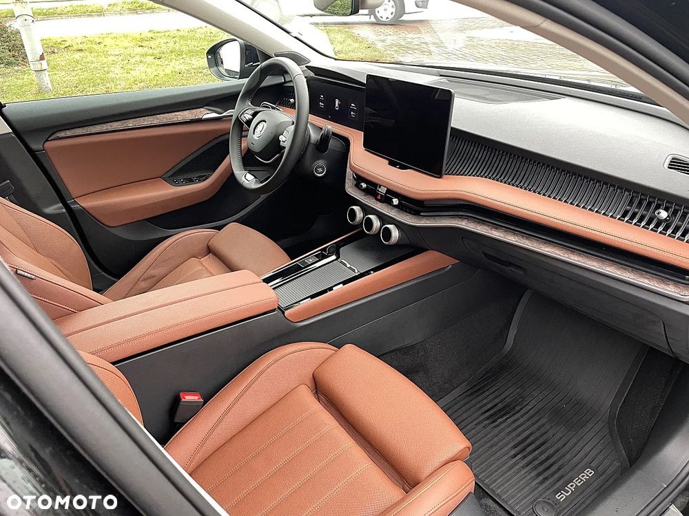 Skoda Superb 2.0 TDI SCR 4x4 L&K DSG - 8