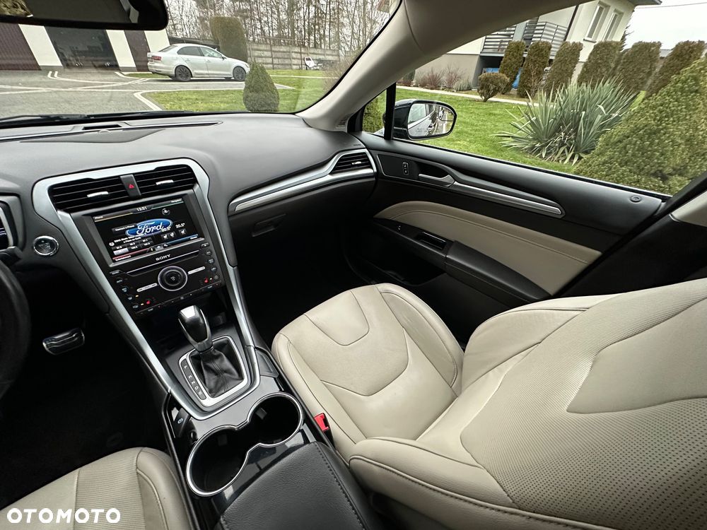 Ford Fusion 2.0 EcoBoost Titanium - 21