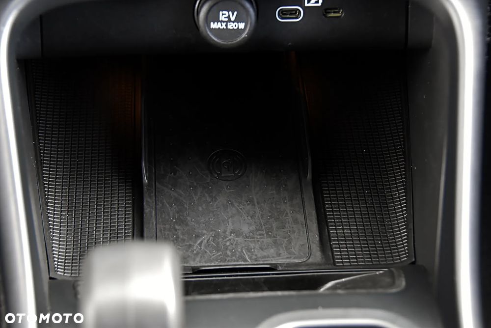 Volvo XC 40 B4 Core - 36