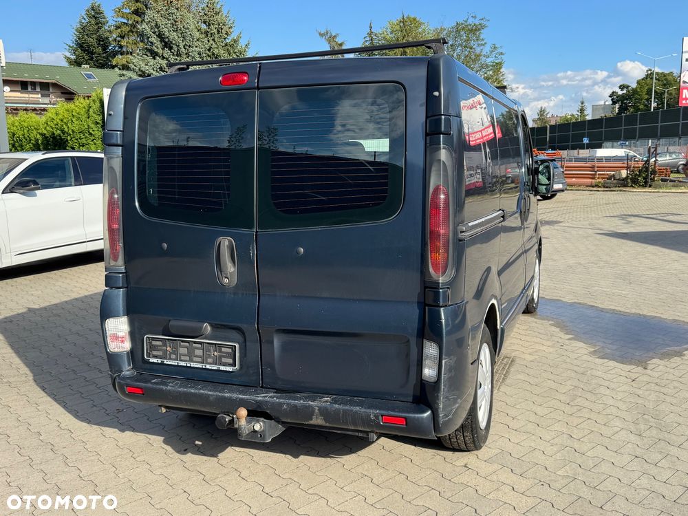 Opel Vivaro - 11