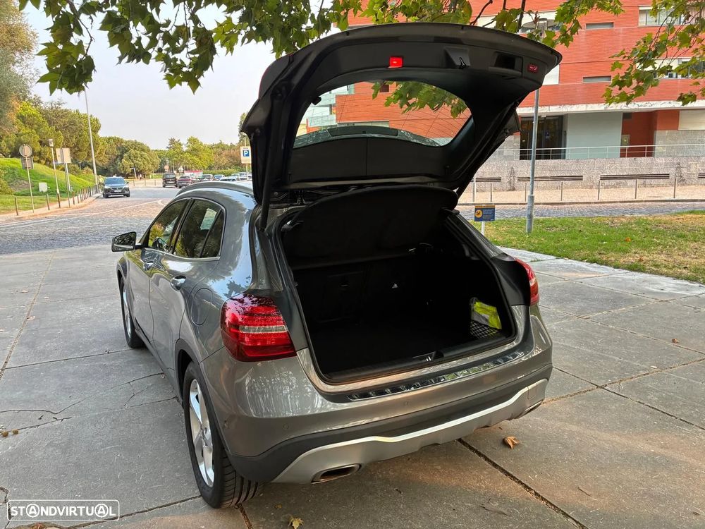 Mercedes-Benz GLA 250 4Matic 7G-DCT Style - 34