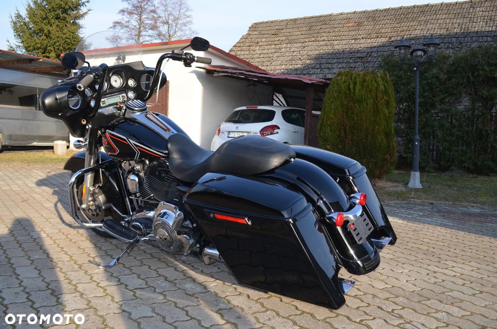 Harley-Davidson Touring Street Glide - 17