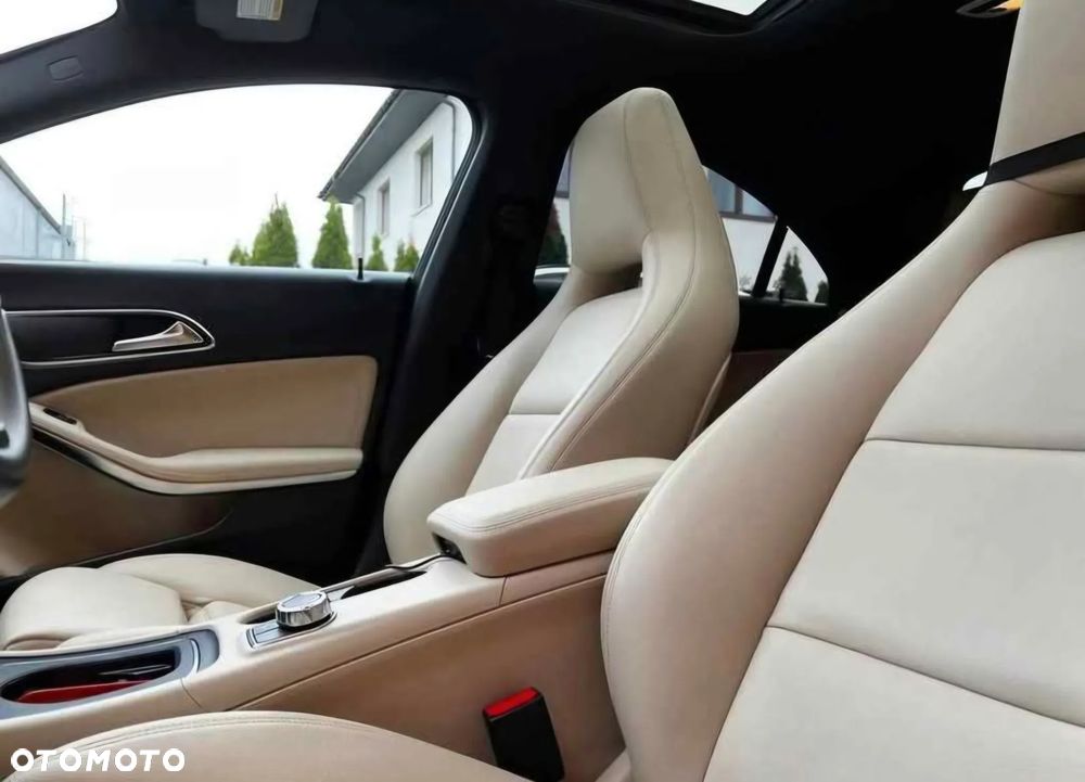 Mercedes-Benz CLA 250 4Matic 7G-DCT AMG Line - 7