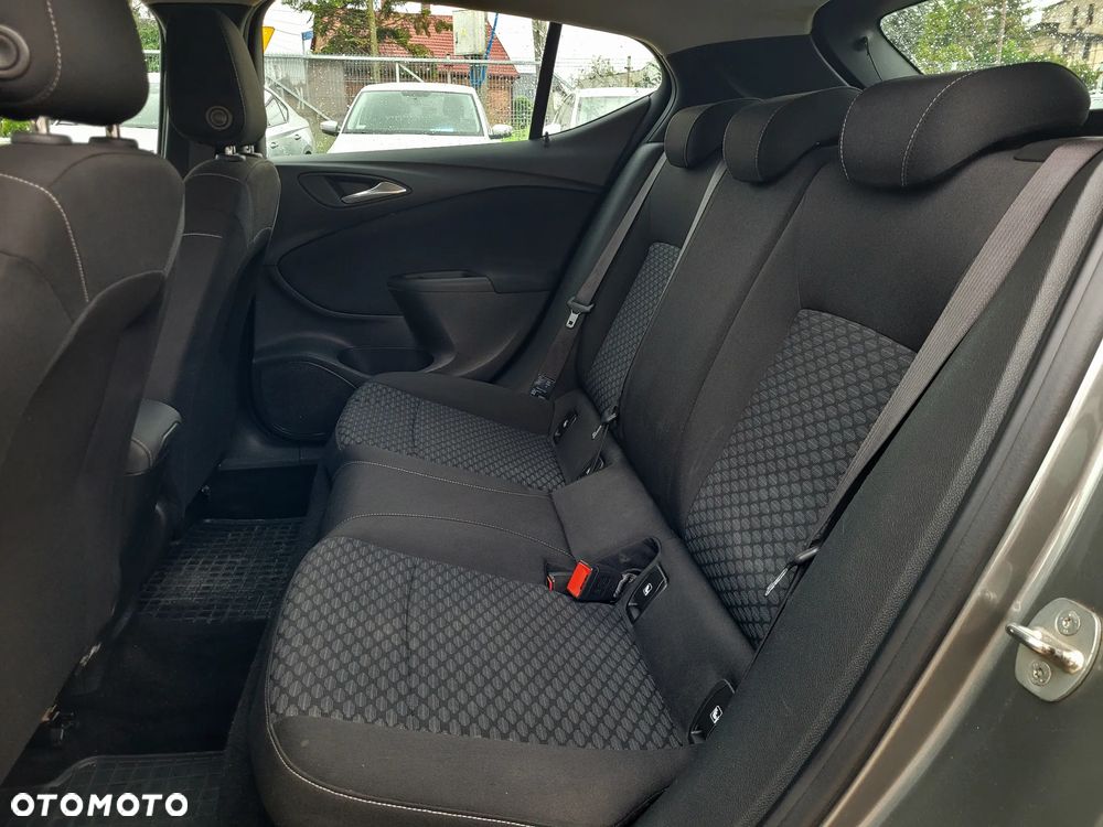 Opel Astra 1.4 T Enjoy - 8