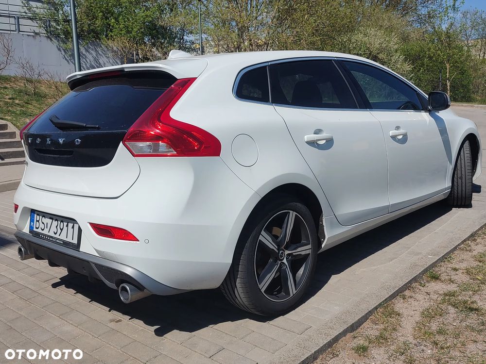 Volvo V40 D3 Drive-E R-Design Momentum - 4