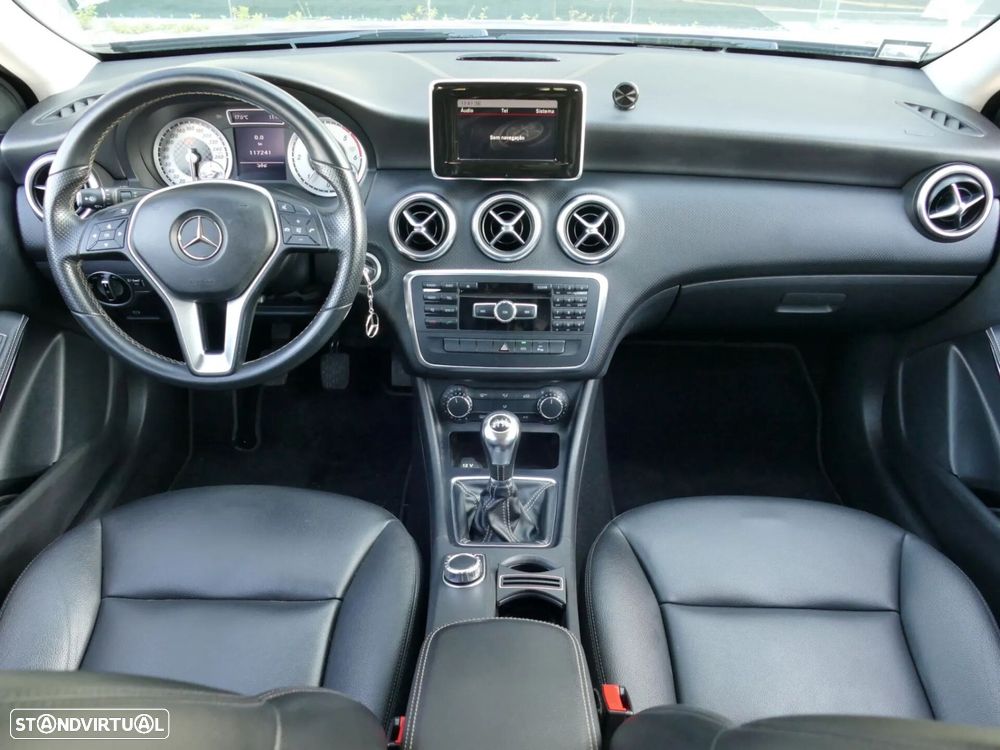 Mercedes-Benz A 180 d Urban - 34