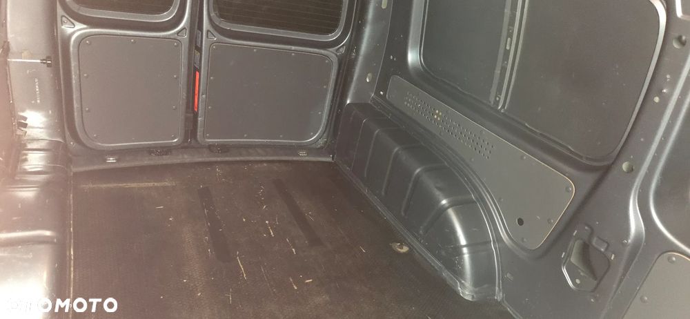 Volkswagen Caddy - 14