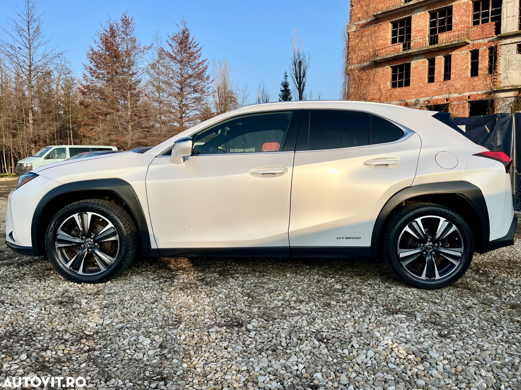 Lexus UX 250h 2.0L HEV 20H- (178 HP) 4X4 CVT Luxury - 10