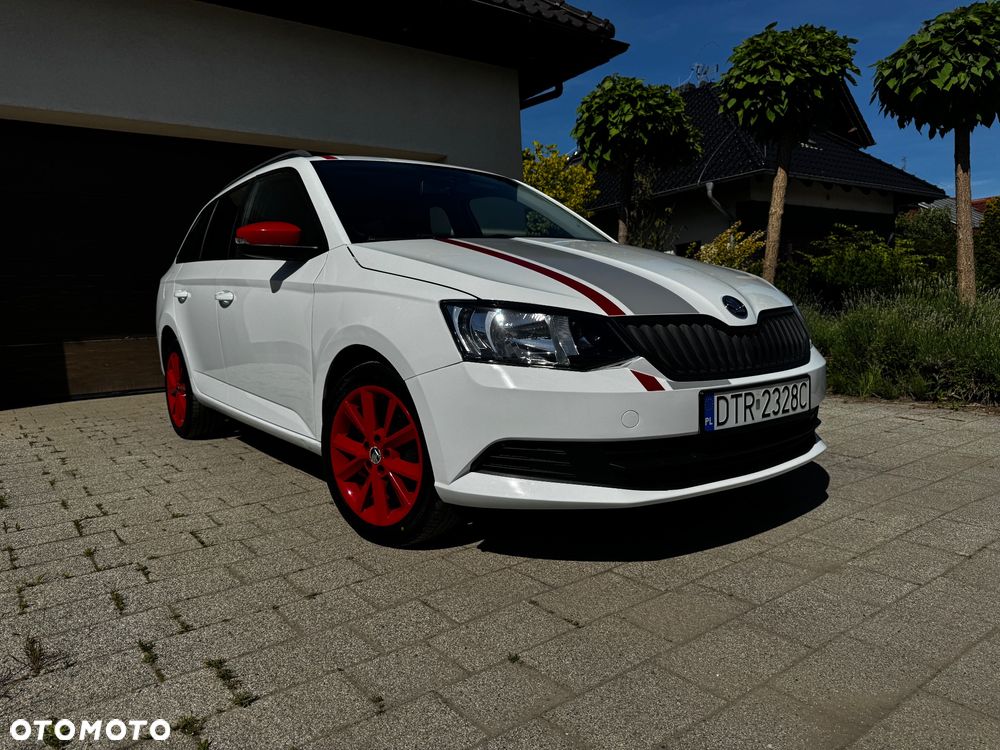 Skoda Fabia 1.2 TSI Cool Edition Red & Grey - 2