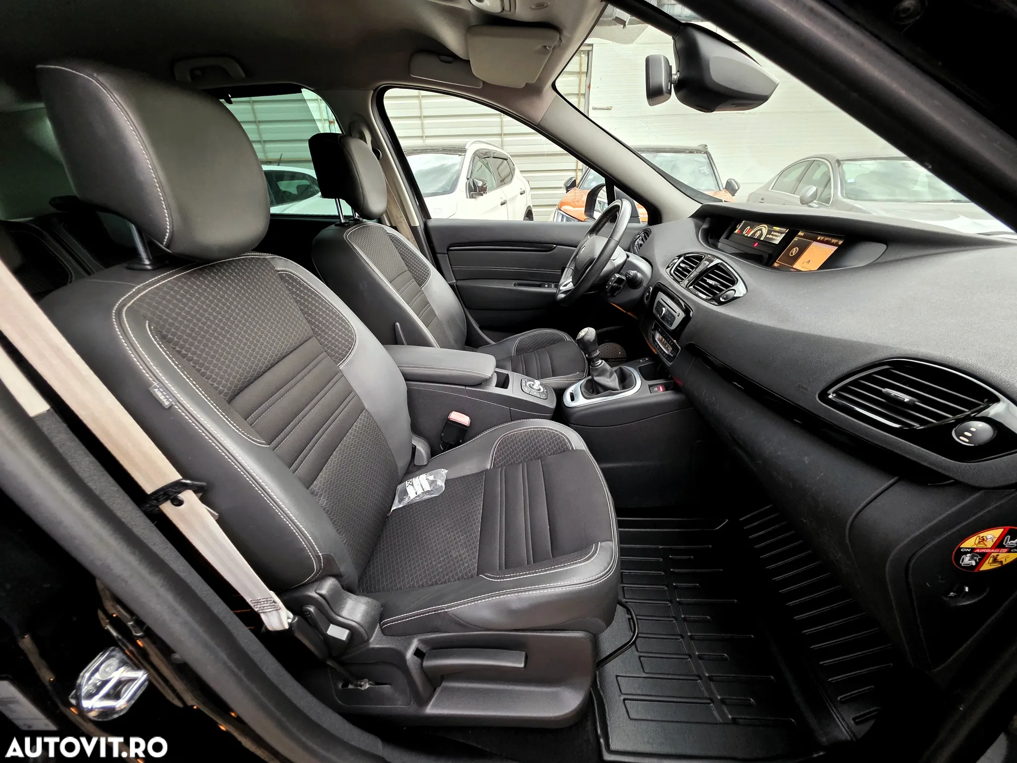 Renault Scenic ENERGY dCi 130 BOSE EDITION - 16