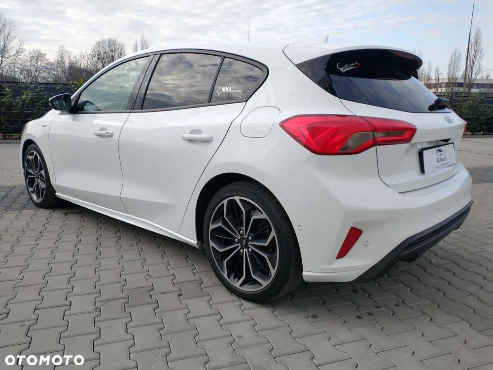 Ford Focus 1.0 EcoBoost Hybrid ST-LINE DESIGN - 24