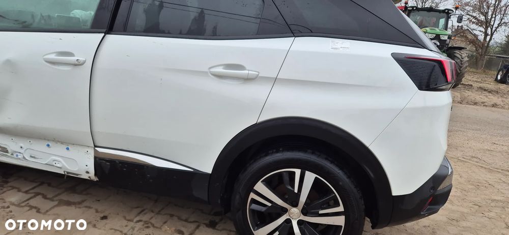 Peugeot 3008 1.2 PureTech GPF Active S&S EAT8 - 12