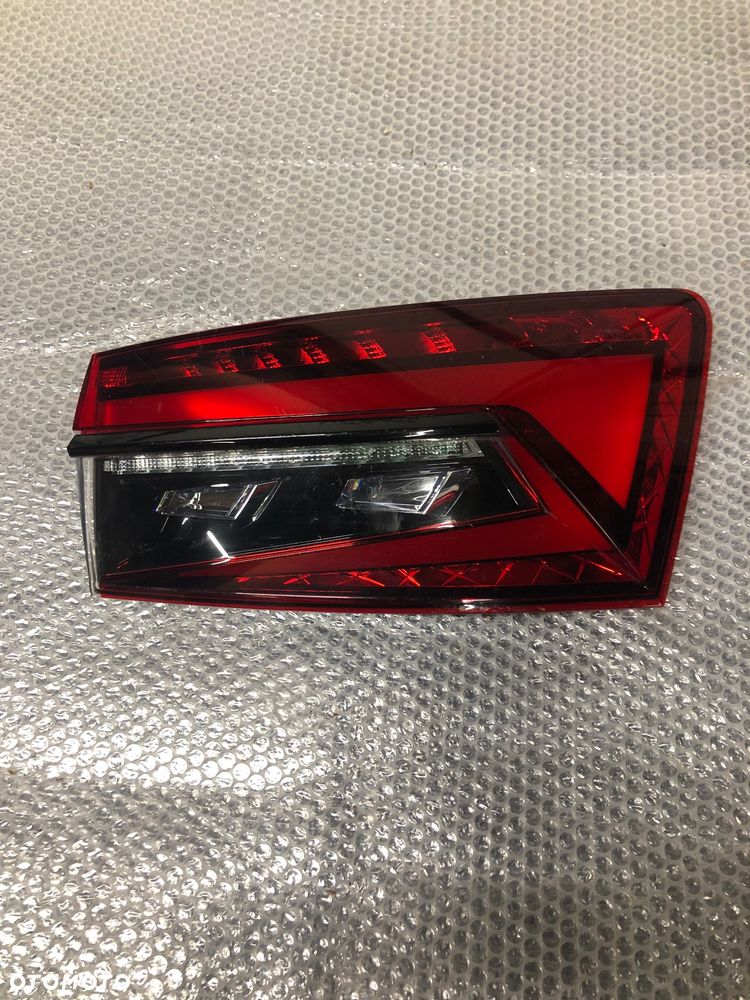 SKODA SUPERB III KOMBI LIFT LAMPA PRAWA TYLNA TYŁ LED 3V9945208B