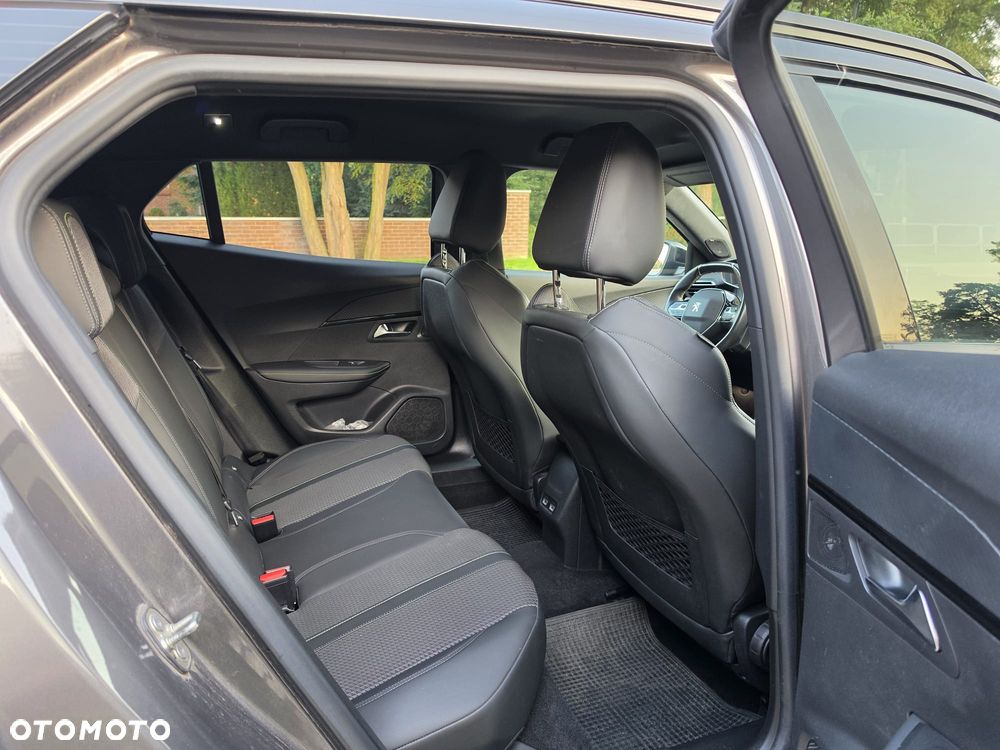 Peugeot 2008 BlueHDi 130 EAT8 GT - 17