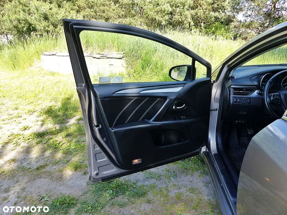 Toyota Avensis 2.0 D-4D Premium - 18