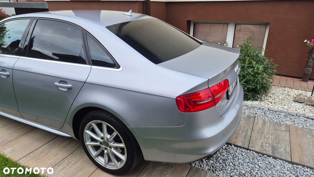 Audi A4 Limousine - 5