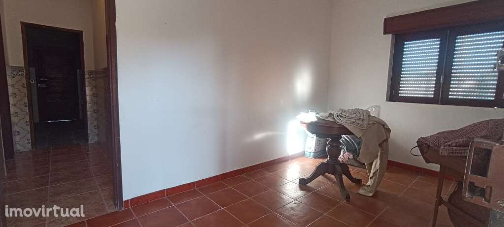 Moradia M5 com lugar de garagem em zona de Soure - Grande imagem: 3/6