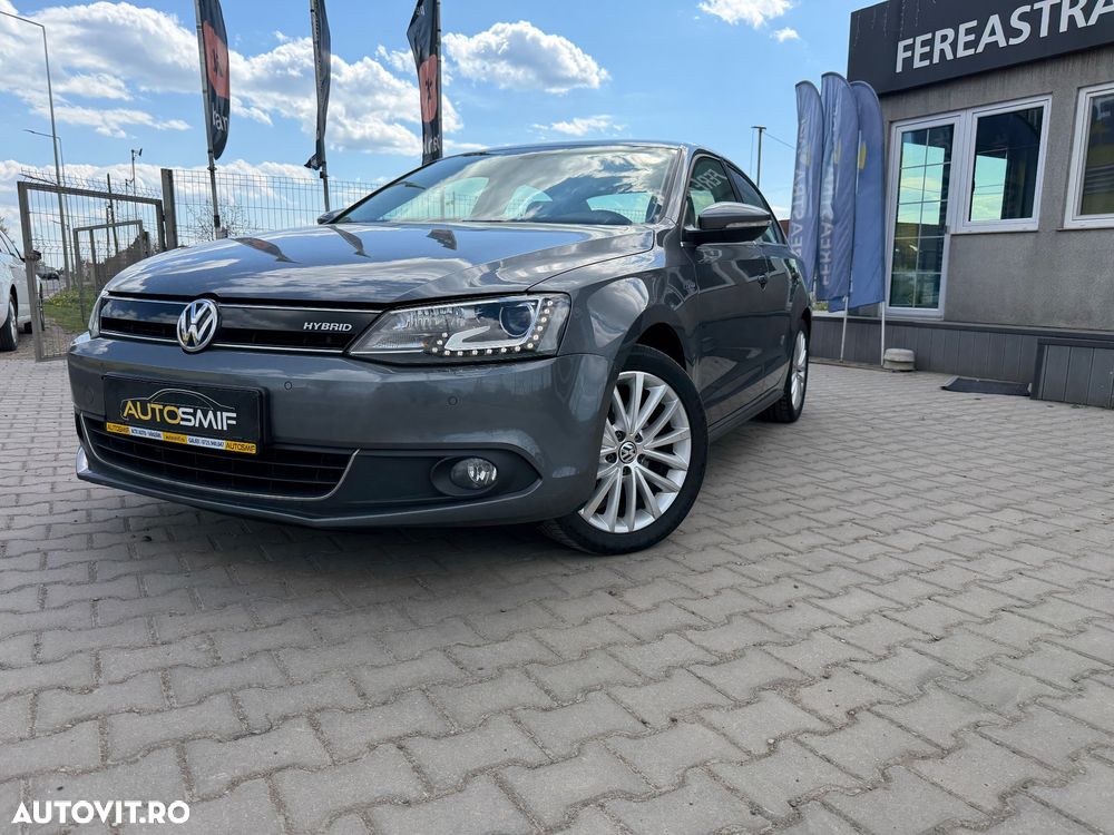 Volkswagen Jetta - 1