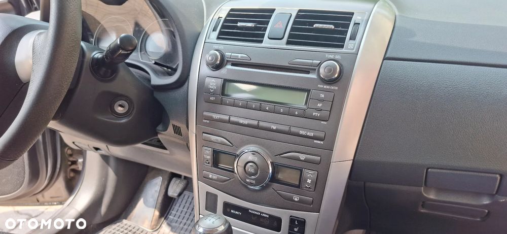 Toyota Corolla 1.6 Premium - 11
