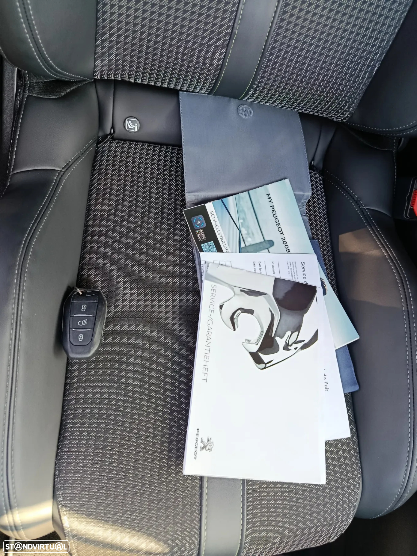 Peugeot 2008 PureTech 130 EAT8 GT - 5