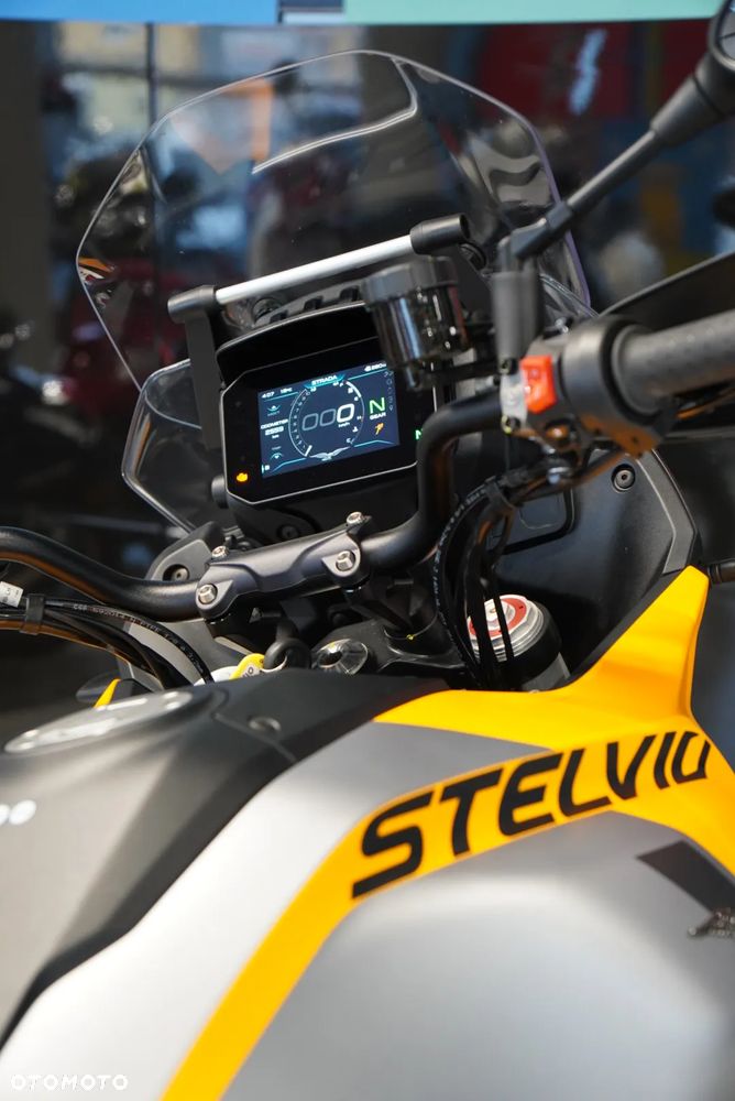 Moto Guzzi Stelvio - 7