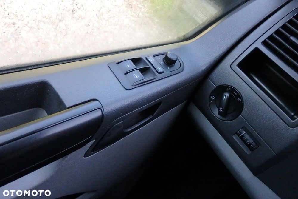 Volkswagen Transporter - 34