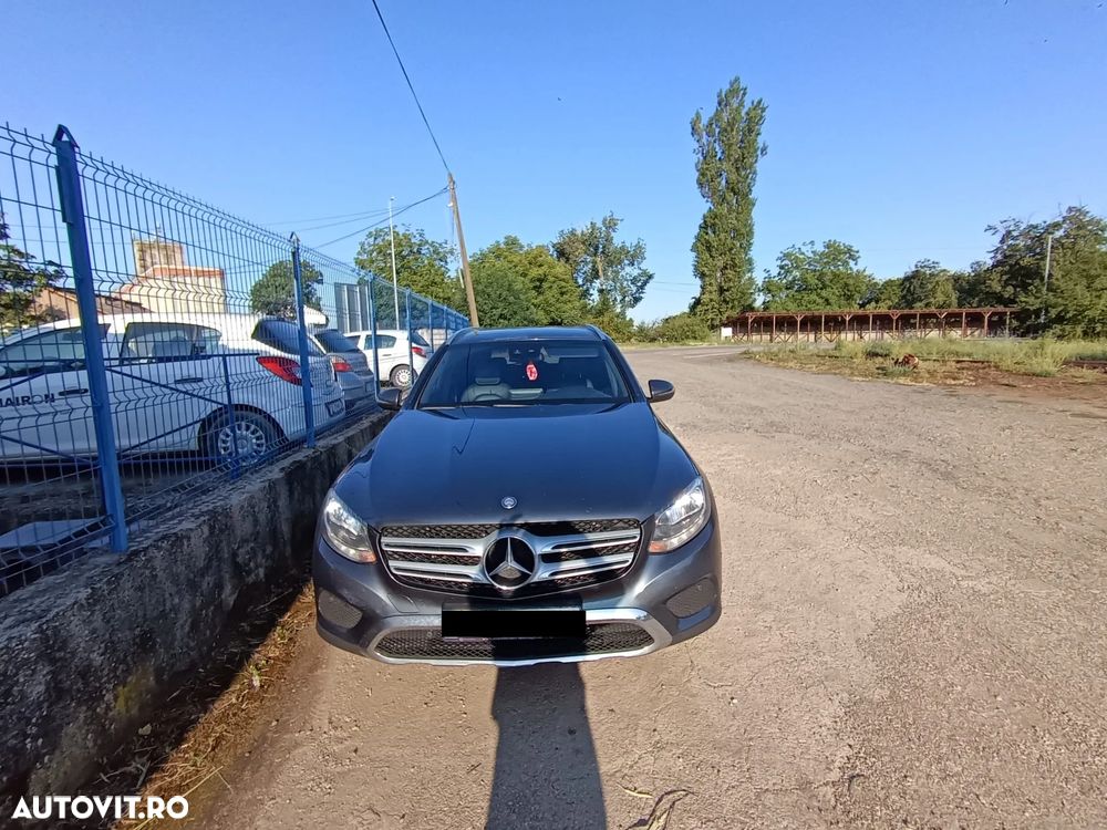 Mercedes-Benz GLC 250 d 4MATIC 9G-TRONIC AMG Line - 2