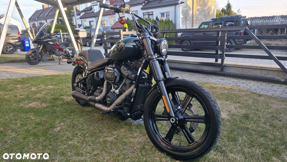 Harley-Davidson Softail Street Bob - 1