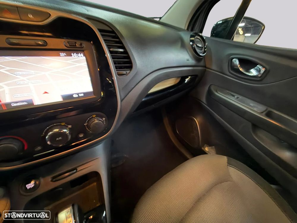 Renault Captur - 23